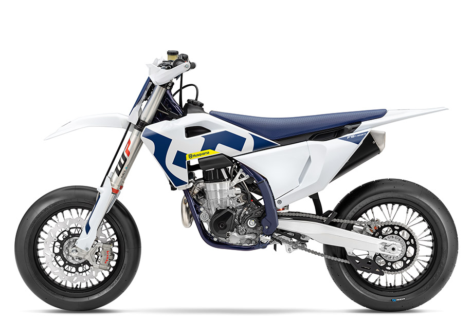 PHO_BIKE_90_LI_Husqvarna-Supermoto-FS-450-MY26-90-left_#SALL_#AEPI_#V1.jpg