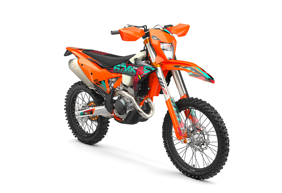 PHO_BIKE_90_REVO_KTM-enduro-500-exc-f-6days-right-front-view_#SALL_#AEPI_#V1.png
