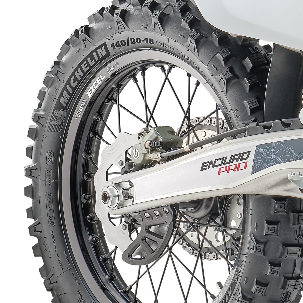 CONFIDENCE UNDER BRAKING.