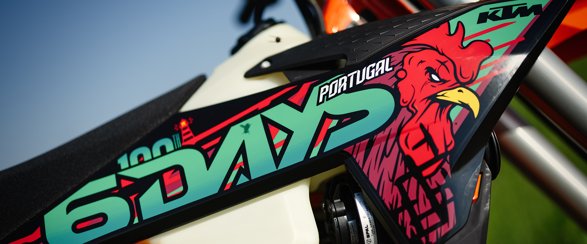 BODYWORK & GRAPHICS