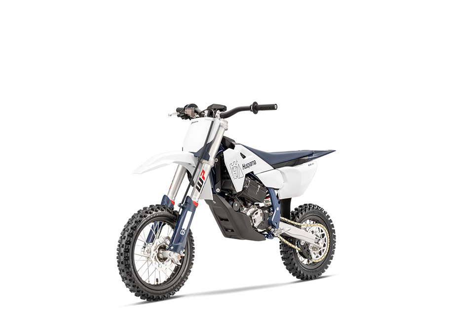 PHO_BIKE_PERS_LIVO_Husqvarna-EE5-MY25-front-left_#SALL_#AEPI_#V1.jpg