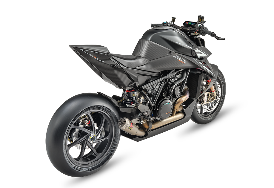 PHO_BIKE_PERS_REHI_KTM-naked-bikes-super-duke-rr--track-studio-right-rear-view_#SALL_#AEPI_#V1.png