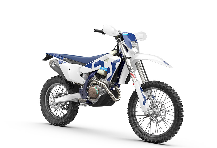PHO_BIKE_PERS_REVO_Husqvarna-Enduro-FE-450-MY26-front-right_#SALL_#AEPI_#V1.jpg