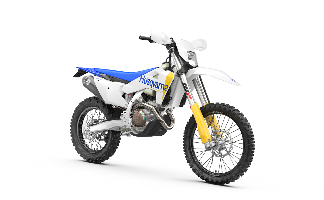 PHO_BIKE_PERS_REVO_Husqvarna-Enduro-FE-450-MY27-front-right_#SALL_#AEPI_#V1.png