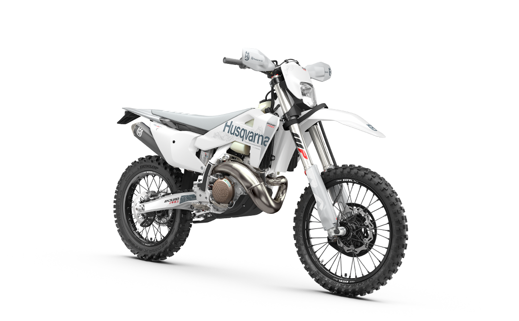 PHO_BIKE_PERS_REVO_Husqvarna-Enduro-TE-300-PRO-US-MY27-front-right_#SALL_#AEPI_#V1.png
