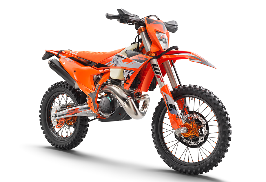 PHO_BIKE_PERS_REVO_MY24-KTM-300-EXC-W-US-FRONT-RIGHT_#SALL_#AEPI_#V1.png