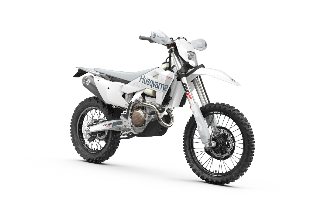 PHO_BIKE_PERS_REVO_husqvarna-Enduro-FE-350-PRO-MY27-front-rightt_#SALL_#AEPI_#V1.png