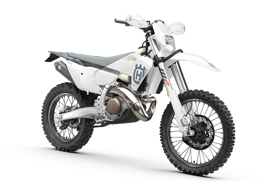 PHO_BIKE_PERS_REVO_husqvarna-motorcycles-TE-300-pro-MY25-front-right_#SALL_#AEPI_#V1.jpg