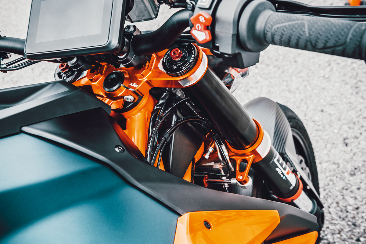 Factory triple clamp