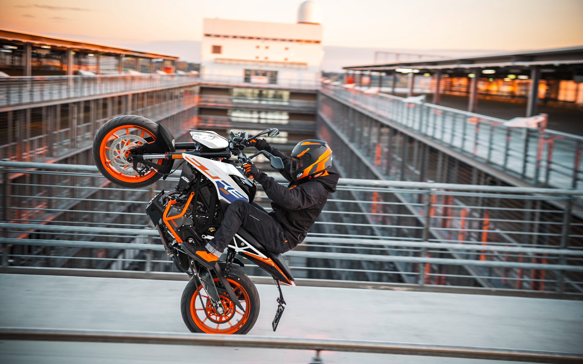 KTM 125 Duke  Price Colors Images Specifications