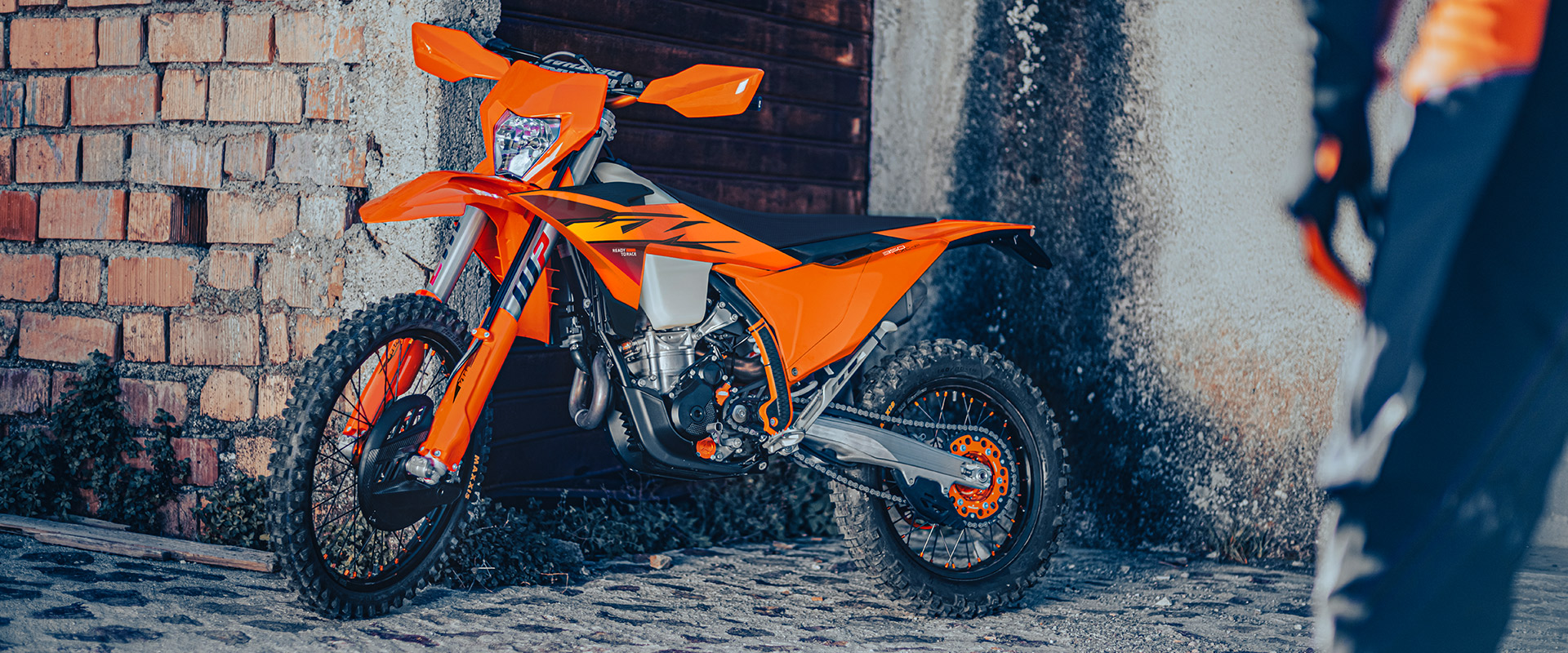 2026 KTM 350 EXC-F - CHASE NEW LIMITS | KTM 日本