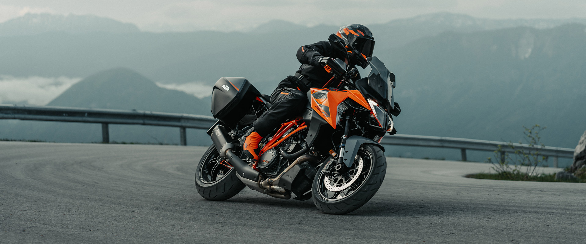 KTM 1290 Super Duke GT 2024